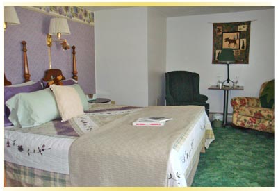 Goldfinch King Room